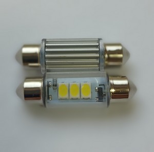 14714 Лампа светодиодная 11-36 (SV8,5) 3SMD 3030 диода, биполярная, радиатор, салонная,12V